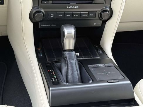 Used 2023 Lexus GX 460 Premium w/ Premium Package AWD/4WD image 19