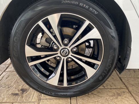 Used 2022 Nissan Sentra SV FWD image 12