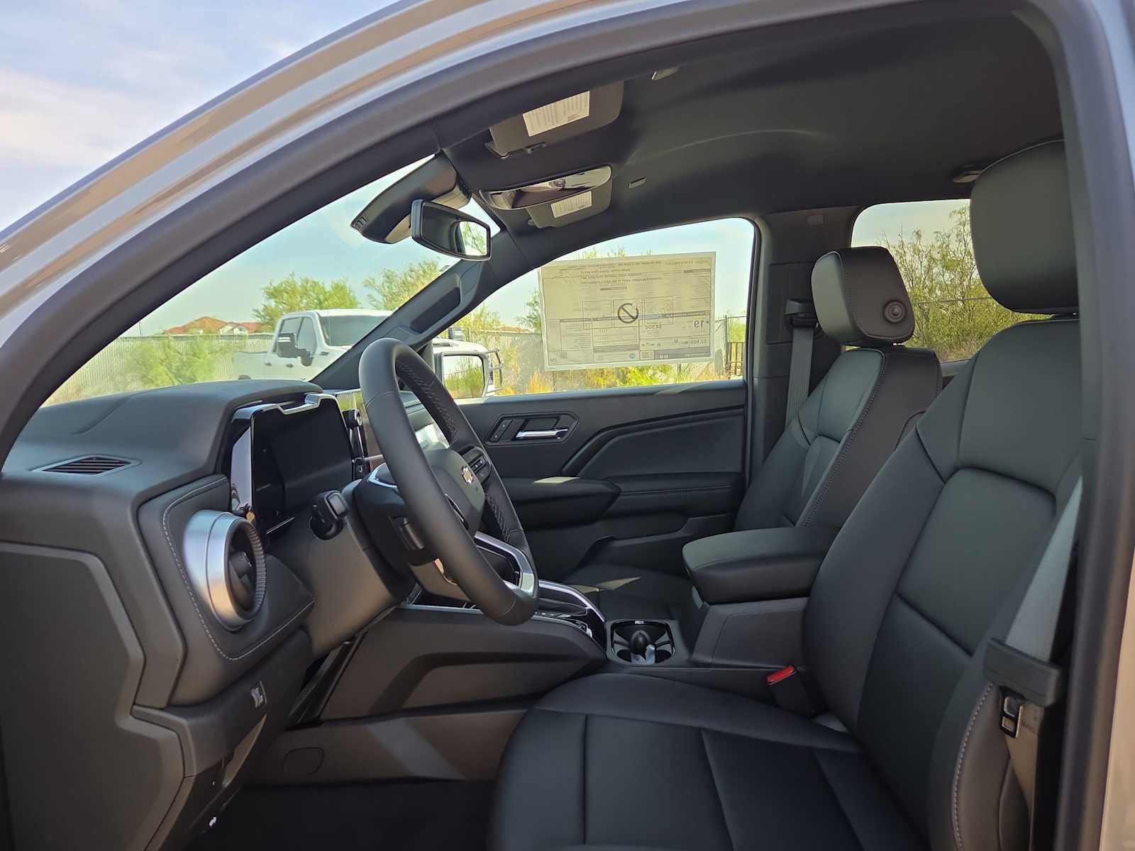 New 2026 Chevrolet Colorado LT w/ LT Convenience Package AWD/4WD image 15