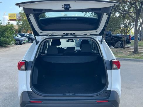 Used 2025 Toyota RAV4 XLE FWD image 24
