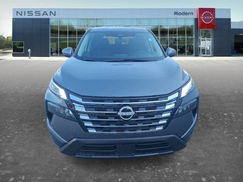 Certified 2026 Nissan Rogue SV FWD image 2