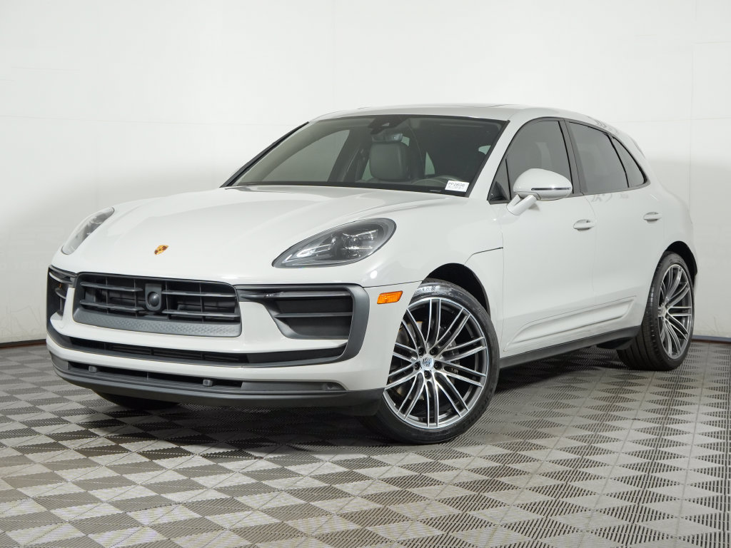 Certified 2023 Porsche Macan AWD/4WD image 1