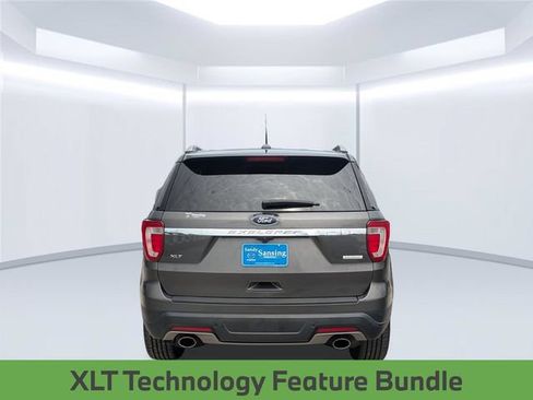 Used 2019 Ford Explorer XLT w/ Equipment Group 202A FWD image 5