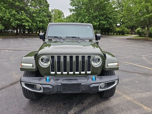 Used 2023 Jeep Wrangler Unlimited Sahara w/ Cold Weather Group AWD/4WD image 9