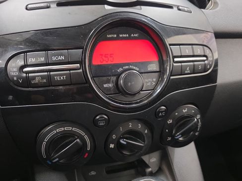 Used 2014 MAZDA MAZDA2 Sport image 48