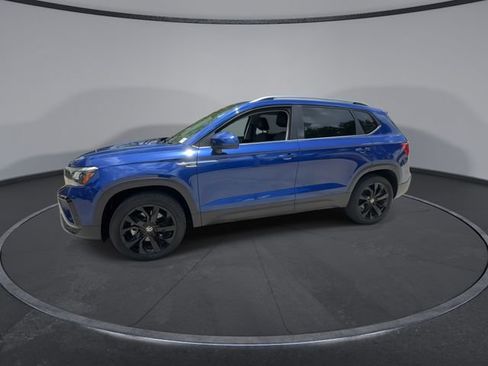 Used 2023 Volkswagen Taos SE w/ Black Wheel Package FWD image 4