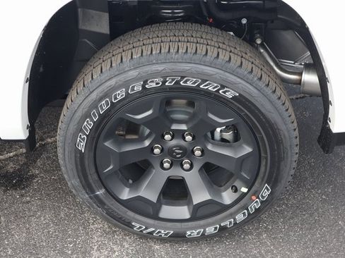 New 2026 RAM 1500 4x4 Crew Cab image 24