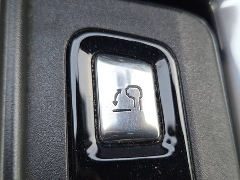 Used 2022 Ford F150 Platinum AWD/4WD image 19