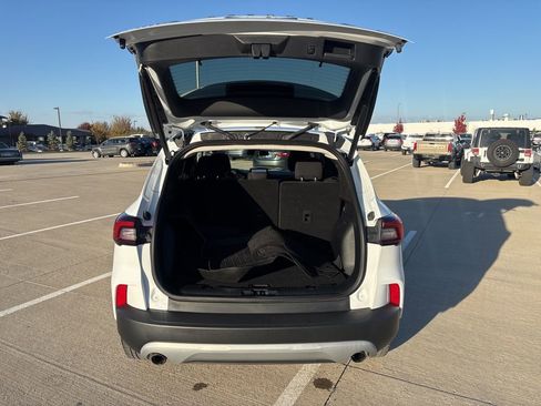 Used 2023 Ford Escape Active image 12