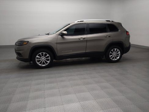 Used 2019 Jeep Cherokee Latitude w/ Popular Appearance Group FWD image 2