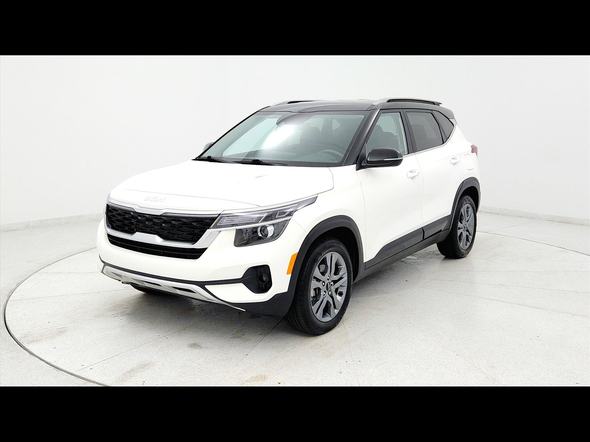 Used 2023 Kia Seltos S FWD image 1