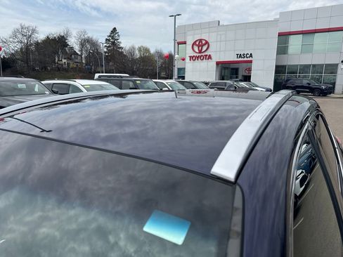 Used 2024 Toyota Venza XLE AWD/4WD image 44
