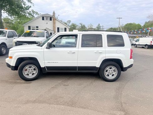 Used 2017 Jeep Patriot Sport w/ Power Value Group AWD/4WD image 8