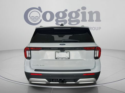 New 2026 Ford Explorer Platinum RWD image 4
