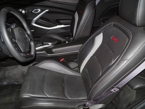 Used 2016 Chevrolet Camaro SS RWD image 7