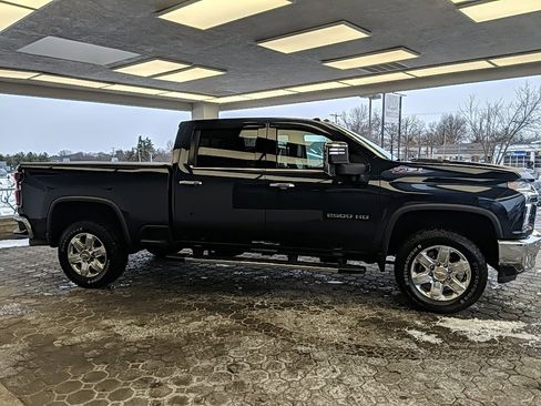 Used 2021 Chevrolet Silverado 2500 LTZ w/ LTZ Plus Package image 4