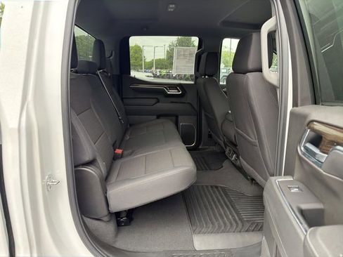 Used 2025 Chevrolet Silverado 1500 LT AWD/4WD image 13