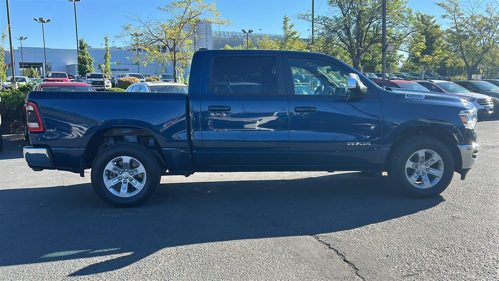 Used 2023 RAM 1500 Laramie AWD/4WD image 4