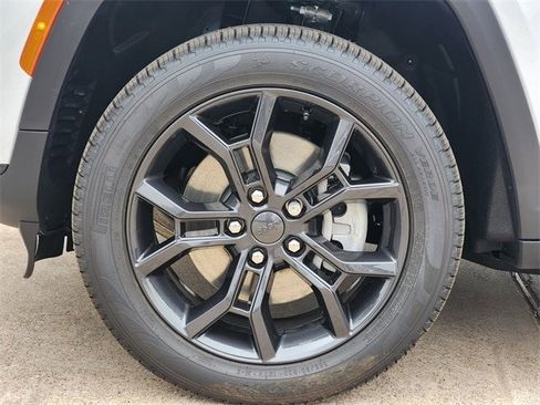 New 2025 Jeep Grand Cherokee L Limited image 7