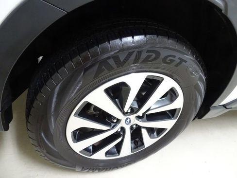 Used 2020 Subaru Outback Premium image 7