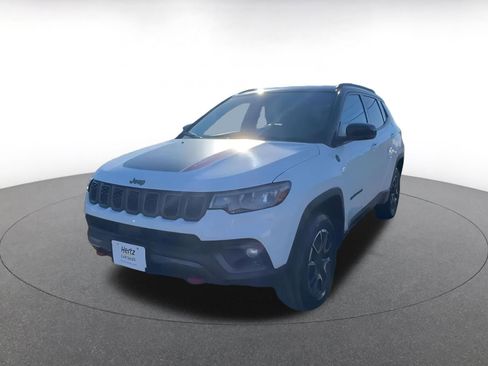 Used 2025 Jeep Compass Trailhawk image 7