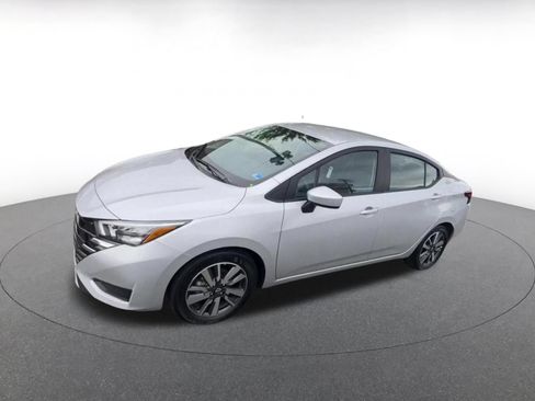 Used 2025 Nissan Versa SV FWD image 8