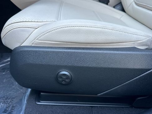 Certified 2025 Mercedes-Benz GLC 350e 4MATIC image 14