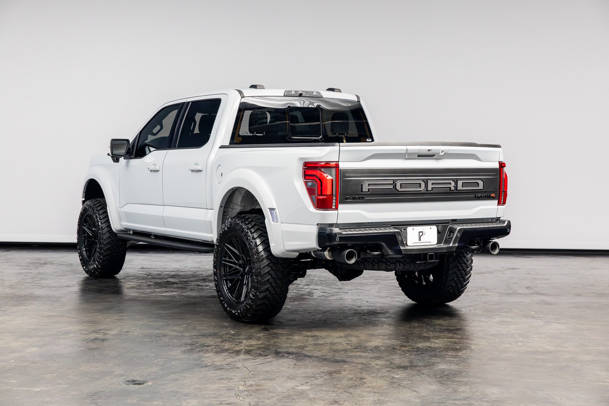 Used 2025 Ford F150 Raptor w/ Equipment Group 803A Raptor R AWD/4WD image 16