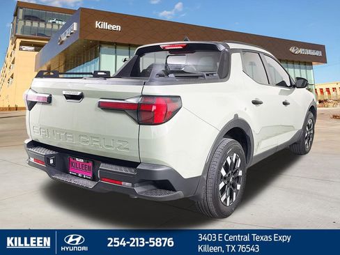 Used 2025 Hyundai Santa Cruz SEL FWD image 9