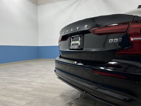 Used 2024 Volvo S60 B5 Ultimate w/ Climate Package image 32