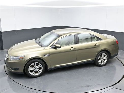 Used 2013 Ford Taurus SEL image 32