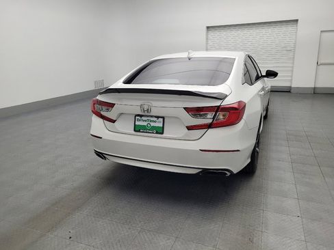 Used 2018 Honda Accord Sport image 7