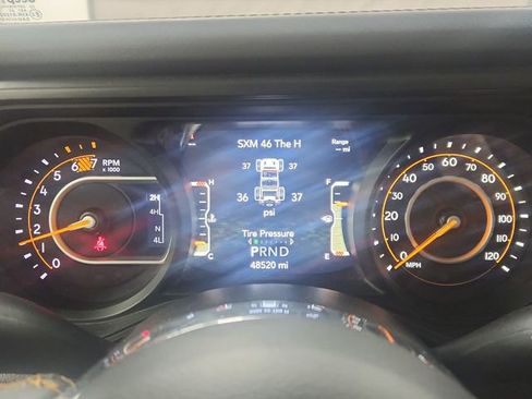 Used 2024 Jeep Wrangler Sahara image 12