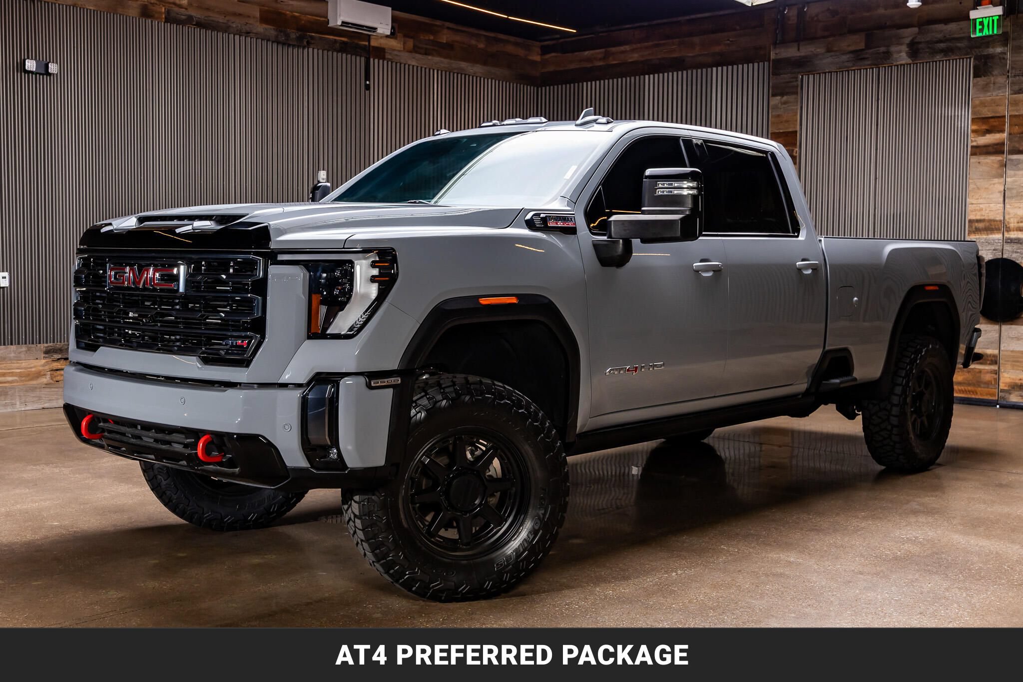 Used 2024 GMC Sierra 3500 AT4 w/ AT4 Preferred Package AWD/4WD image 5