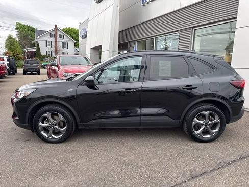 Certified 2025 Ford Escape ST-Line Select AWD/4WD image 9