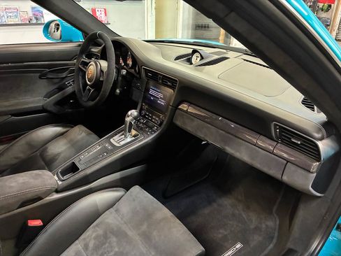 Used 2018 Porsche 911 GT2 RS RWD image 26