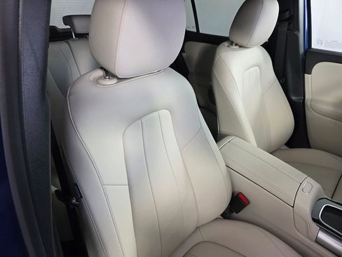 Certified 2025 Mercedes-Benz GLA 250 image 30