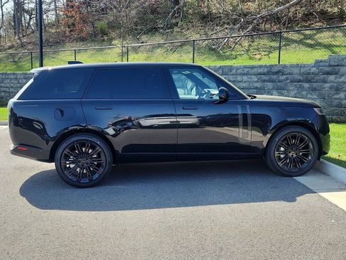 New 2026 Land Rover Range Rover Long Wheelbase SE AWD/4WD image 11
