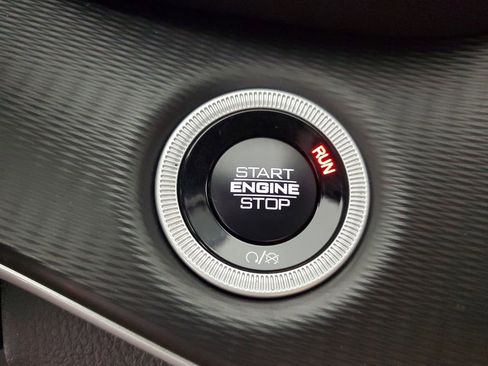 Used 2025 Jeep Grand Cherokee L Altitude image 22