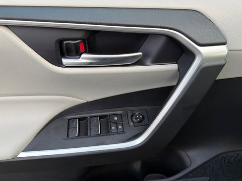 New 2025 Toyota RAV4 XLE w/ Convenience Package image 9