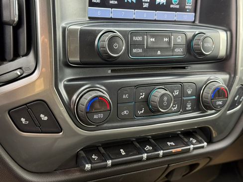 Used 2018 Chevrolet Silverado 1500 LT w/ All Star Edition AWD/4WD image 14