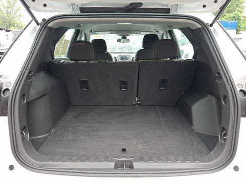 Certified 2023 Chevrolet Equinox LS FWD image 28