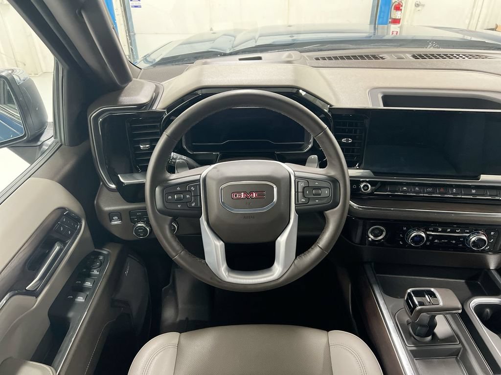 Used 2024 GMC Sierra 1500 SLT w/ SLT Premium Package AWD/4WD image 11