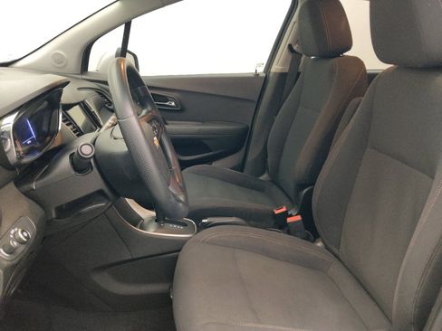 Used 2019 Chevrolet Trax LS FWD image 17