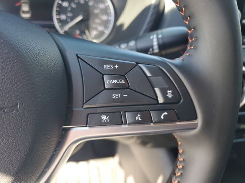 Certified 2025 Nissan Sentra SR image 17