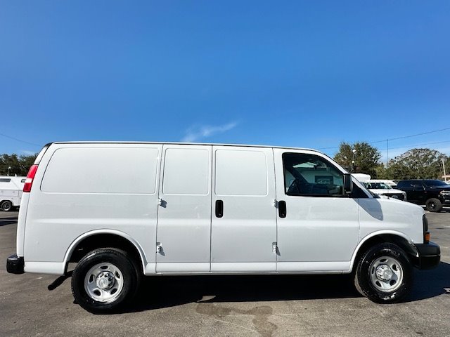 Used 2016 Chevrolet Express 2500 RWD image 5
