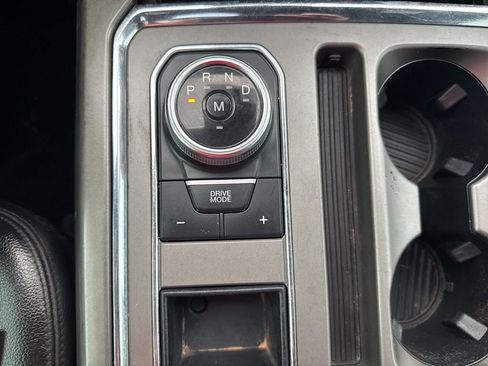 Used 2021 Ford Expedition XLT image 18