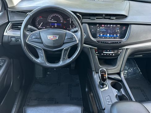 Used 2017 Cadillac XT5 Premium Luxury w/ Driver Assist Package image 15