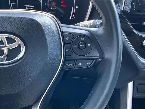 Used 2023 Toyota Corolla Cross XLE FWD image 25