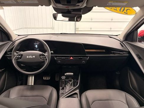 Used 2023 Kia Niro EX Touring FWD image 13